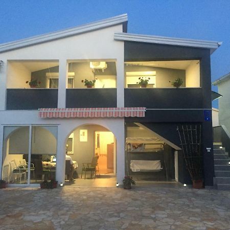 Apartment Roko Vir Εξωτερικό φωτογραφία