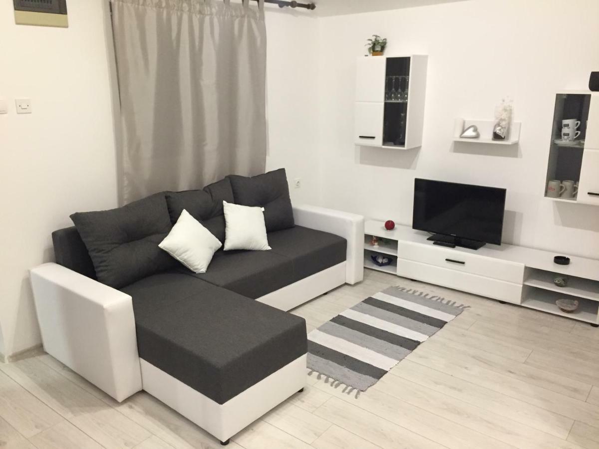 Apartment Roko Vir Εξωτερικό φωτογραφία