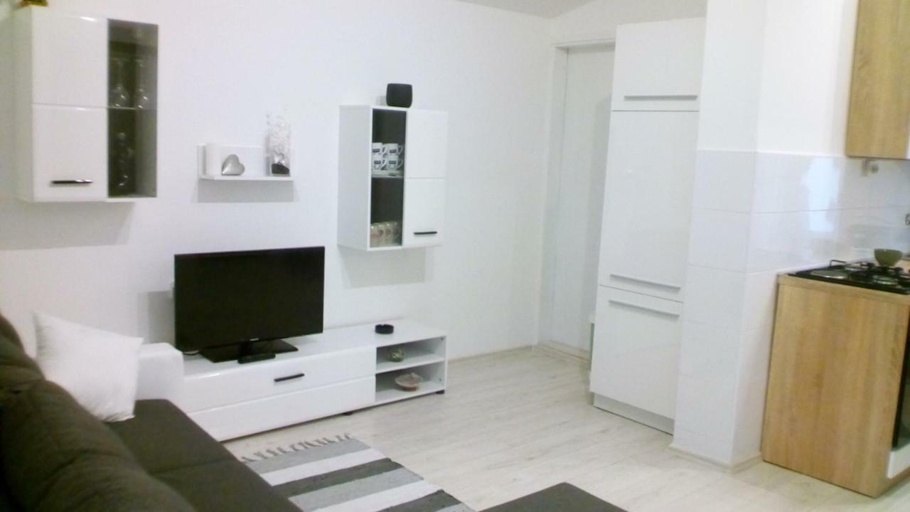 Apartment Roko Vir Εξωτερικό φωτογραφία