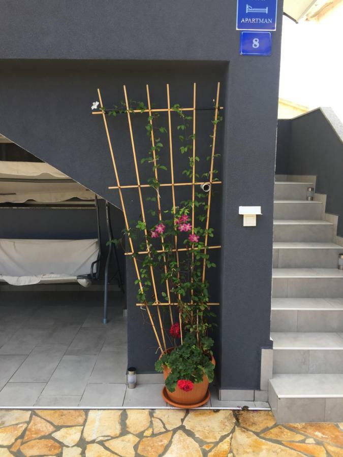 Apartment Roko Vir Εξωτερικό φωτογραφία