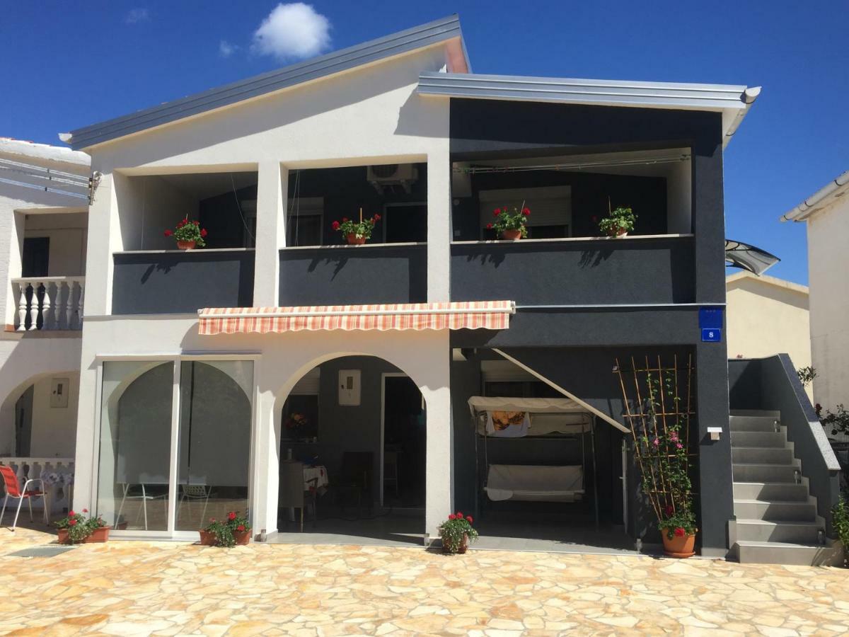 Apartment Roko Vir Εξωτερικό φωτογραφία