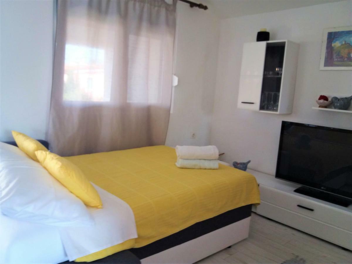 Apartment Roko Vir Εξωτερικό φωτογραφία